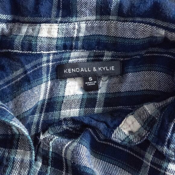 Kendall & Kylie Women’s Shirt Small Casual Off-Duty Flannel Navy Plaid Button Up - Picture 11 of 12